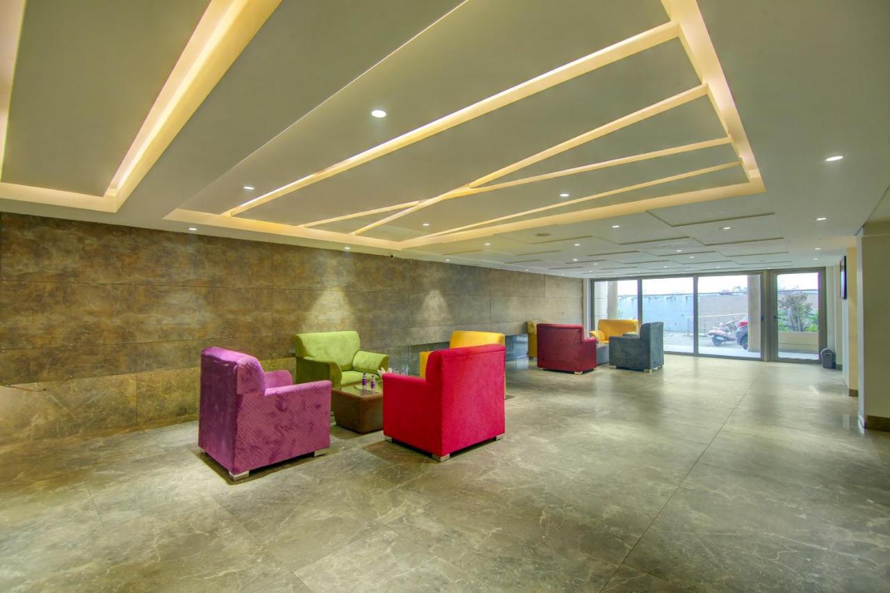 Townhouse Oak Hotel Dev Palace Delhi  Bagian luar foto